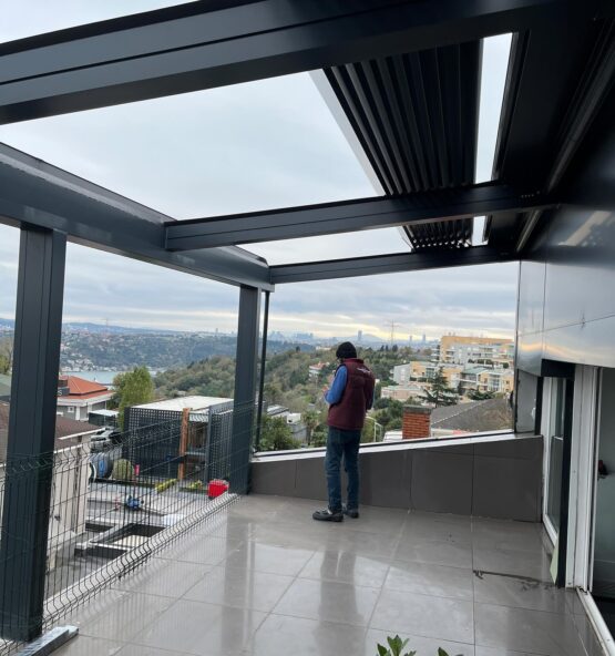 rolling roof pergola 555x592